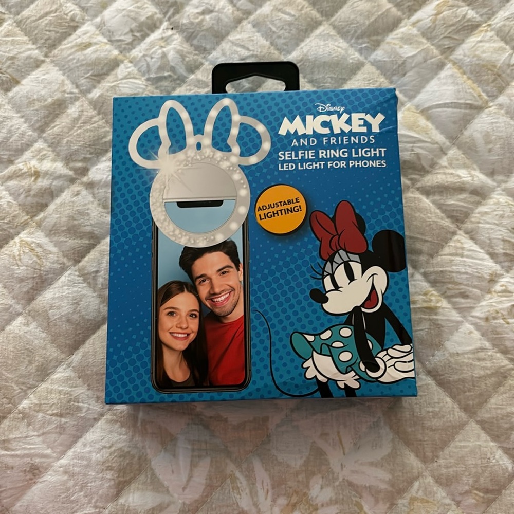 New! Mickey and Friends selfie Ring light!